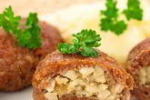 Зразы — котлеты с яичной начинкой