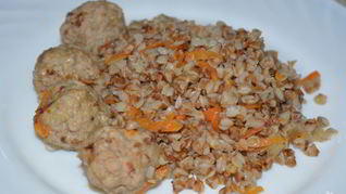 Гречка с фрикадельками