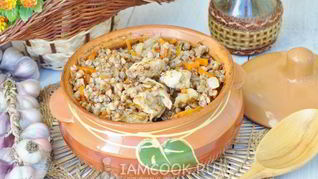 Гречка с курицей в горшочках