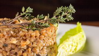 Гречка с луком и вешенками