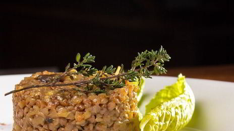 гречка с луком и вешенками