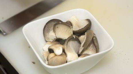 гречка с луком и вешенками