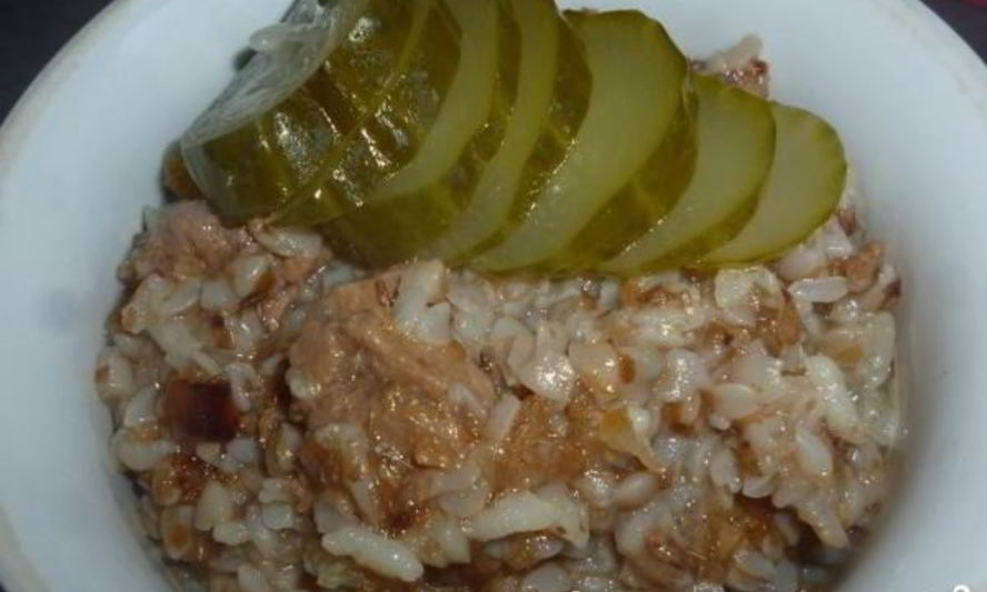 Рецепт гречки с тушенкой на сковороде