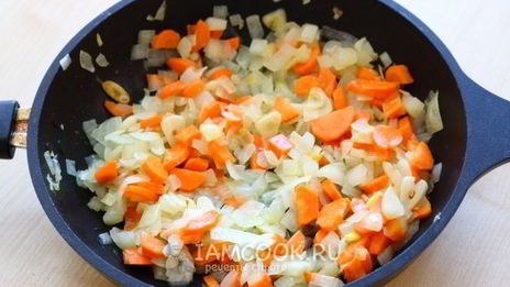 гречка с тушенкой в сковороде