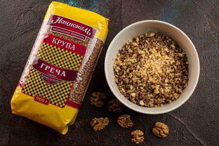 Гречневая каша с орехами и медом