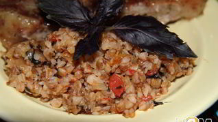 Гречневая каша с томатами по-итальянски