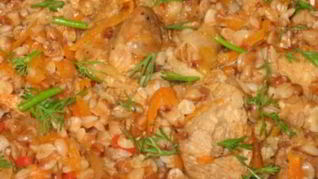 Гречневая каша со свининой по-купечески