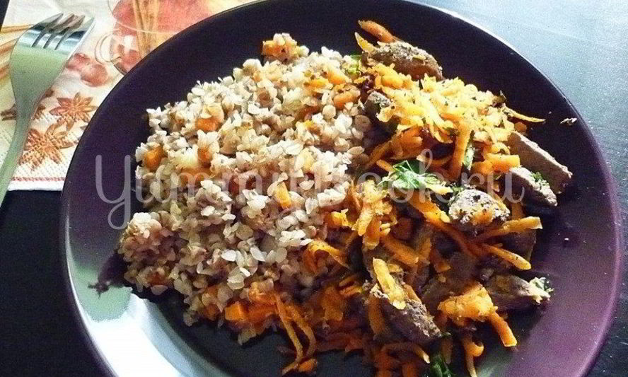 Рецепт печени с морковью и зеленью и гречка на гарнир