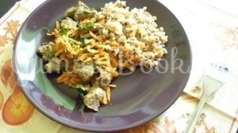 печень с морковью и зеленью и гречка на гарнир