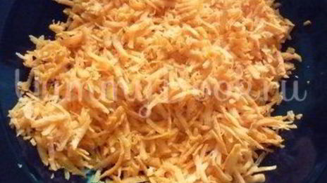 печень с морковью и зеленью и гречка на гарнир