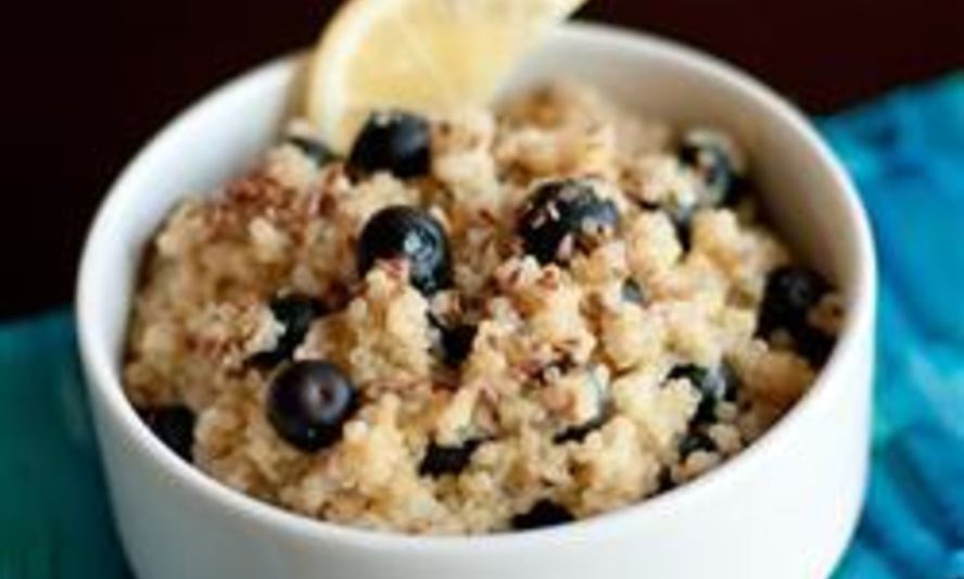 Рецепт каши из киноа с ягодами