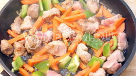 кукурузная каша с мясом по-деревенски