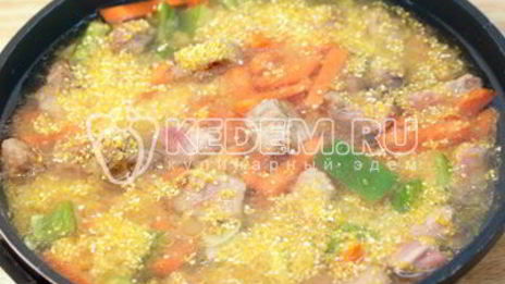 кукурузная каша с мясом по-деревенски