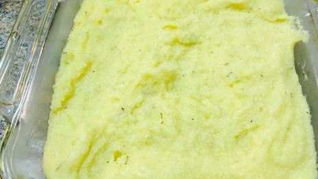 полента под соусом из грибов и томатов