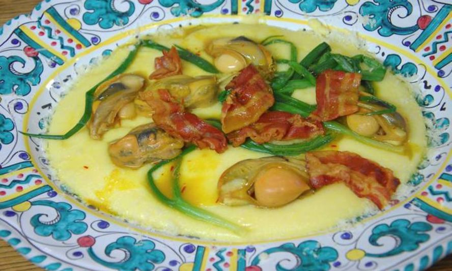 Рецепт поленты с мидиями и беконом