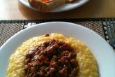 Полента с мясным соусом