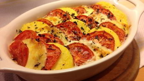 полента, запеченная с помидорами