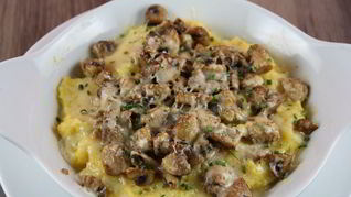 Запеченная полента с грибами