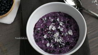 Овсяная каша с черникой