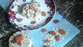 Овсяная каша с курагой