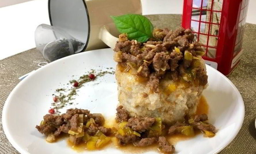 Рецепт овсяной каши с мясным соусом и красным вином