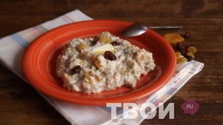 Овсяная каша с сухофруктами