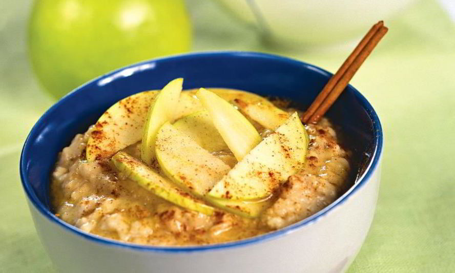 Рецепт овсяной каши с яблоками и корицей