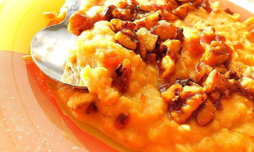 Рецепт овсяной каши с яблоком и карамельными орешками