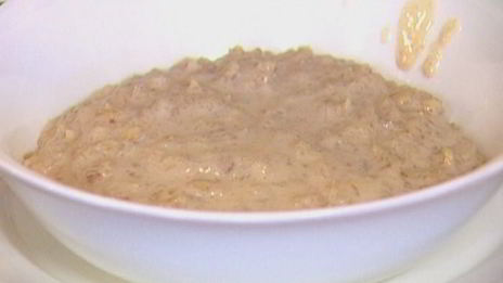 овсянка с кленовым сиропом и орехами пекан