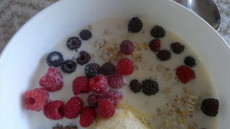 овсянка с ягодами