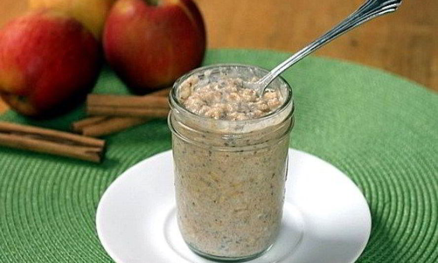 Рецепт овсянки в банке с яблоком и корицей