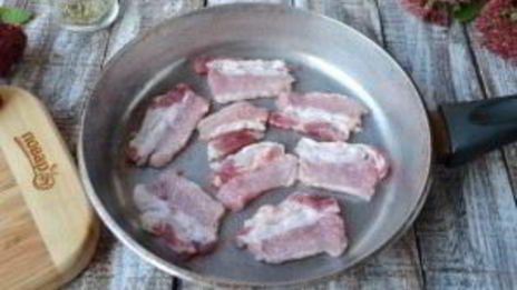 перловая каша с фасолью, тыквой и беконом