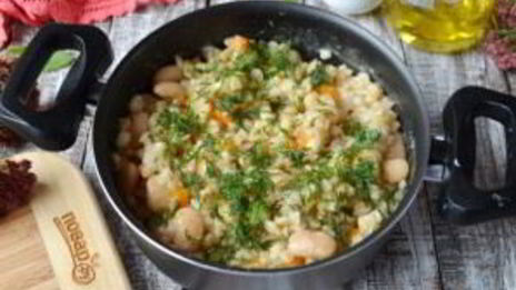 перловая каша с фасолью, тыквой и беконом