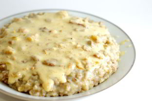 Перловка с соусом