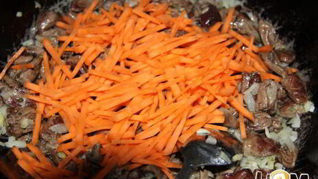 пшенная каша с куриными сердечками