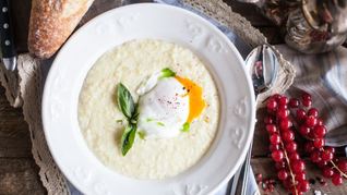 Пшенная каша с яйцом пашот