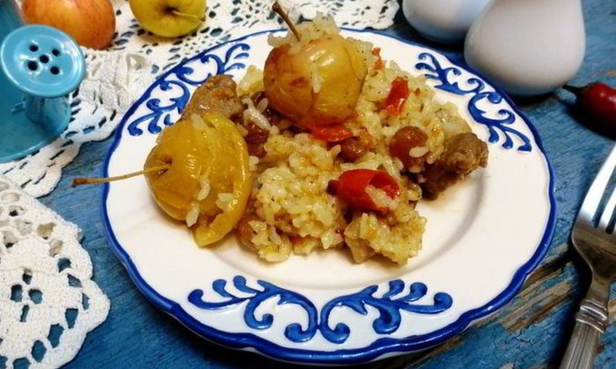 Рецепт рисовой каши ароматной с мясом и яблоками