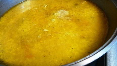 рисовая каша ароматная с мясом и яблоками