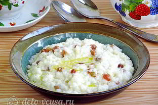Рисовая каша на молоке с изюмом