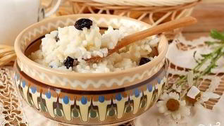 Рисовая каша с изюмом