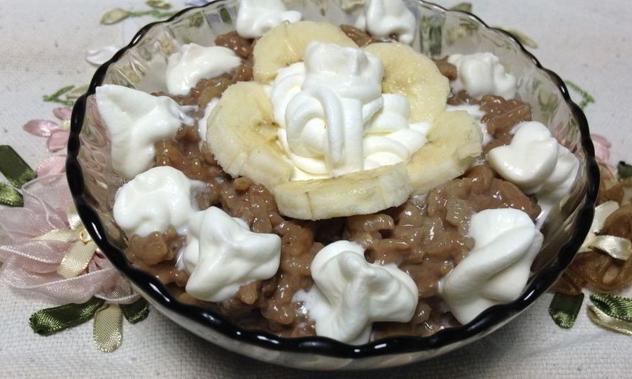 Рецепт рисовой каши с какао и взбитыми сливками