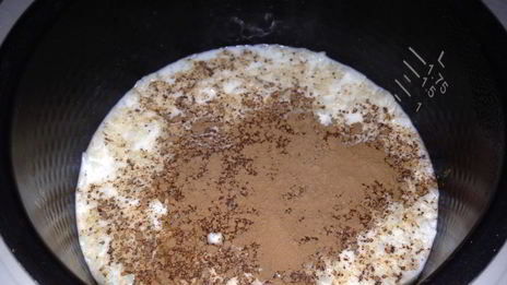 рисовая каша с какао и взбитыми сливками