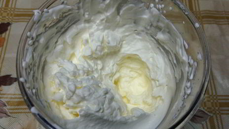 рисовая каша с какао и взбитыми сливками