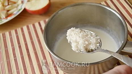 рисовая каша с яблоками