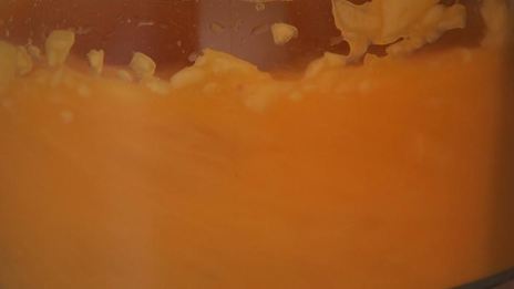 рисовая каша с жареным яблоком и кремом из манго