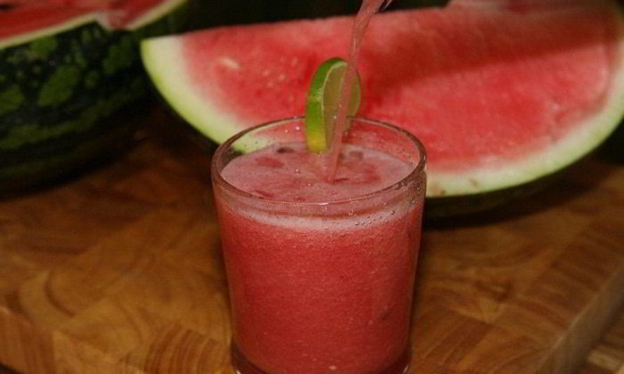 Рецепт арбузного коктейля с лаймом и имбирем