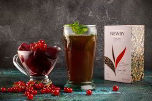 Ароматный чай с ягодным льдом