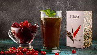 Ароматный чай с ягодным льдом