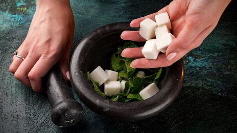 ароматный чай с ягодным льдом