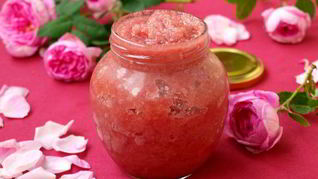 Чайная роза перетертая с сахаром